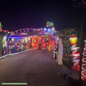 Christmas Light display at 18 Hobday Place, Dunlop