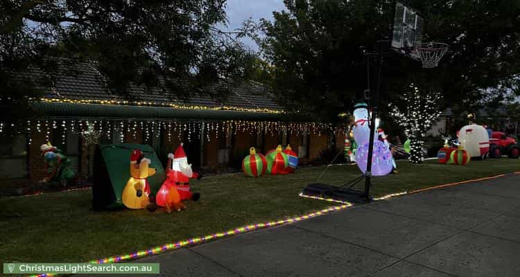 Christmas Light display at 19 Greythorne Court, Narre Warren