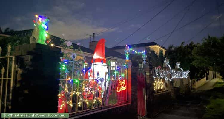 Christmas Light display at  Llanos Avenue, Chadstone