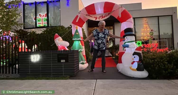 Christmas Light display at 137 Smith Street, Thornbury