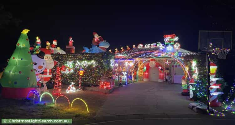 Christmas Light display at 18 Hobday Place, Dunlop