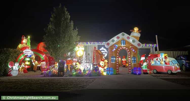 Christmas Light display at 14 Percy Begg Circuit, Dunlop