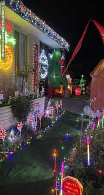 Christmas Light display at 14 Percy Begg Circuit, Dunlop
