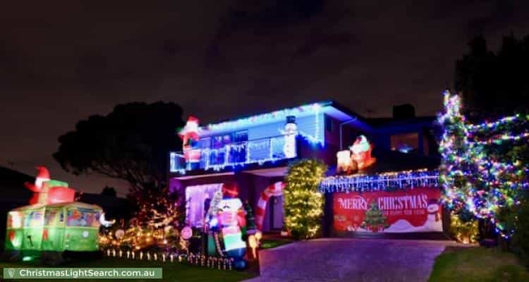 Christmas Light display at 1 The Outlook, Waterways