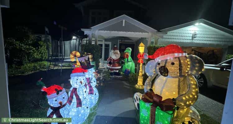 Christmas Light display at 35 Earlsfield Road, Hampton