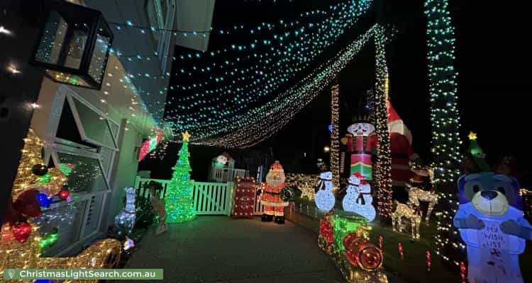 Christmas Light display at  Rise Place, Heathwood