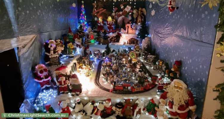 Christmas Light display at 27 Baumea Turn, Hammond Park