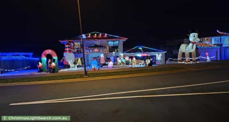 Christmas Light display at 15 Wunburra Circle, Pacific Pines