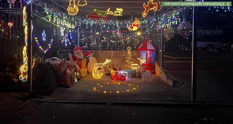 Christmas Light display at 20-22 Rennel Close, Mount Sheridan