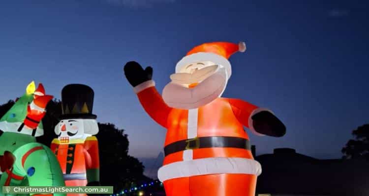 Christmas Light display at 29 Ashton Rise, Huntfield Heights