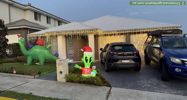 Christmas Light display at 18 Harper Street, Calderwood