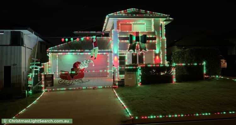 Christmas Light display at 5 Peacock Street, Doolandella