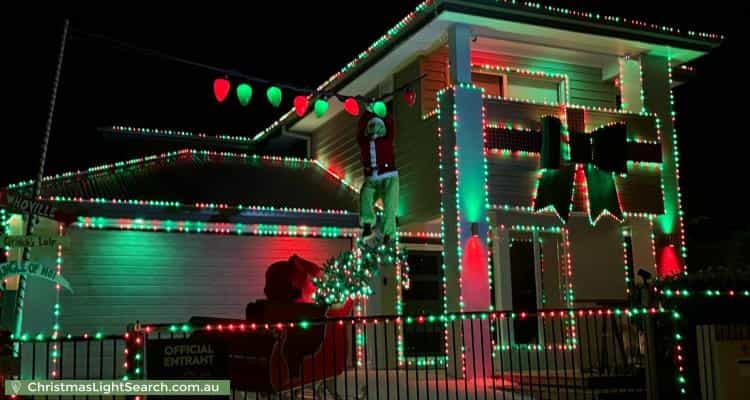 Christmas Light display at 5 Peacock Street, Doolandella