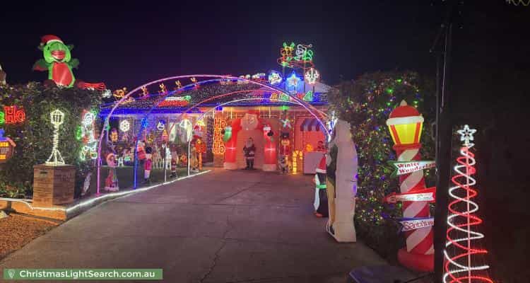 Christmas Light display at 18 Hobday Place, Dunlop