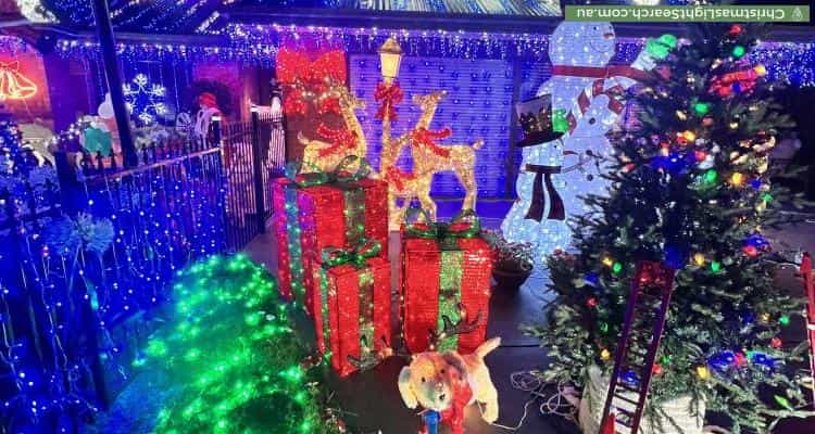 Christmas Light display at 80 Kensington Way, Burton