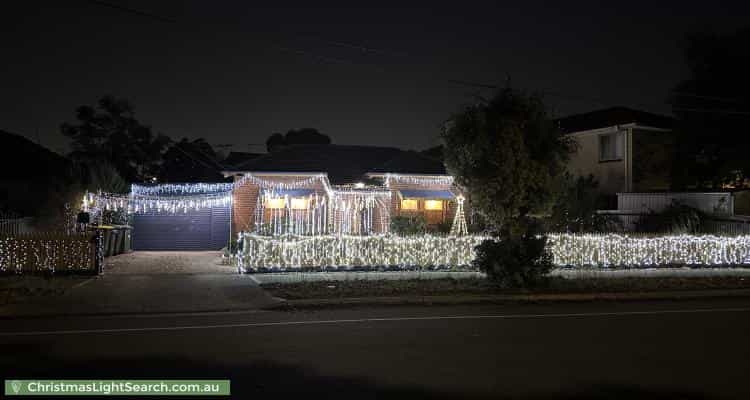Christmas Light display at 79 Tait Street, Renown Park