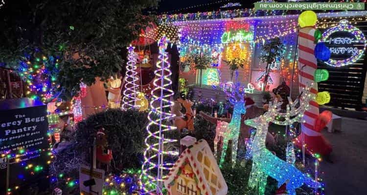 Christmas Light display at 14 Percy Begg Circuit, Dunlop