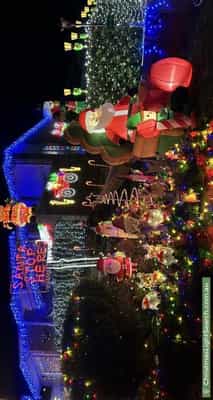 Christmas Light display at 43 Must Circuit, Calwell