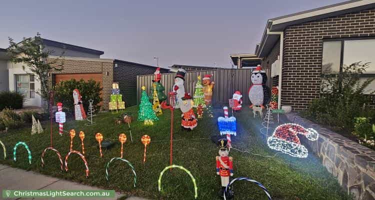 Christmas Light display at  Harold Blair Crescent, Moncrieff