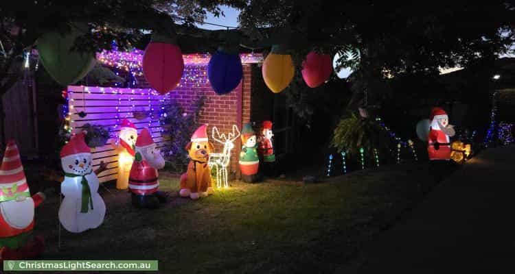 Christmas Light display at 14 Starritt Place, MacArthur