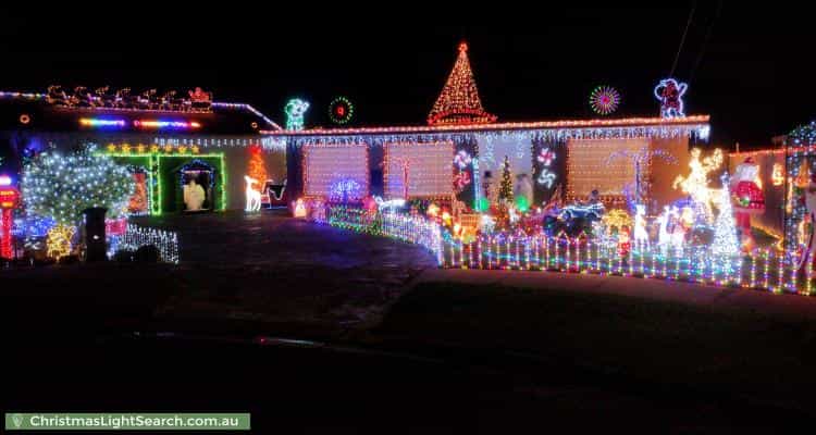 Christmas Light display at 14 Pinder Court, Saint Albans Park