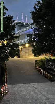 Christmas Light display at 6 Park Avenue, Plenty