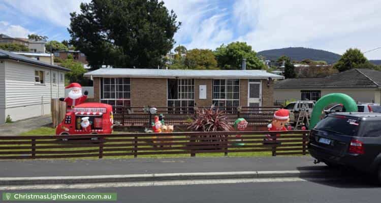 Christmas Light display at 34 Barossa Road, Glenorchy