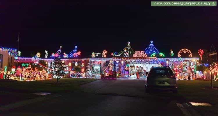 Christmas Light display at 9 Middlesex Court, Cranbourne North
