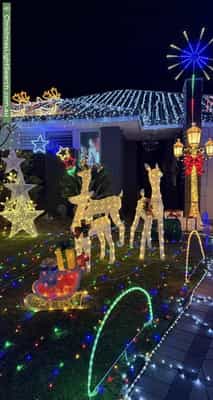 Christmas Light display at 9 Aleaha Brace, Aveley