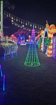 Christmas Light display at 20 Shenstone Place, Montrose