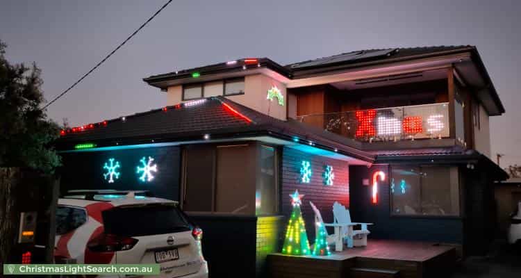 Christmas Light display at 33 Baxter Avenue, Chelsea