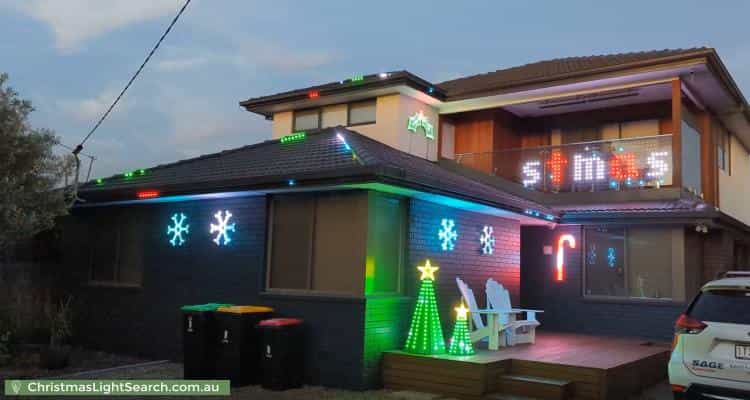Christmas Light display at 33 Baxter Avenue, Chelsea