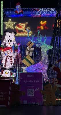 Christmas Light display at 24 Ridgeline Drive, The Ponds