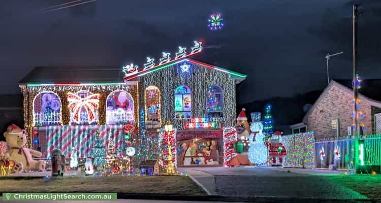 Christmas Light display at 184 Bowman Street, Swansea