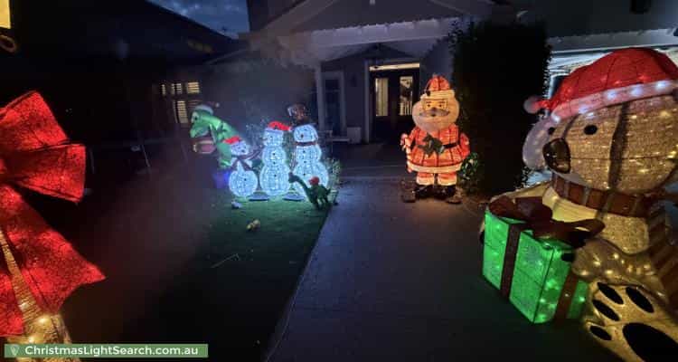 Christmas Light display at 35 Earlsfield Road, Hampton