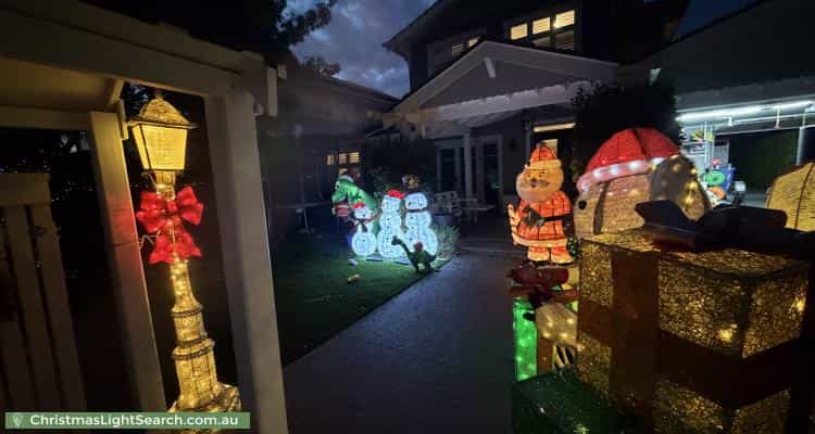 Christmas Light display at 35 Earlsfield Road, Hampton