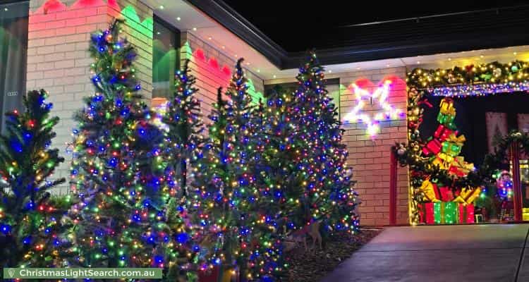 Christmas Light display at 21 Burke Parade, Hewett
