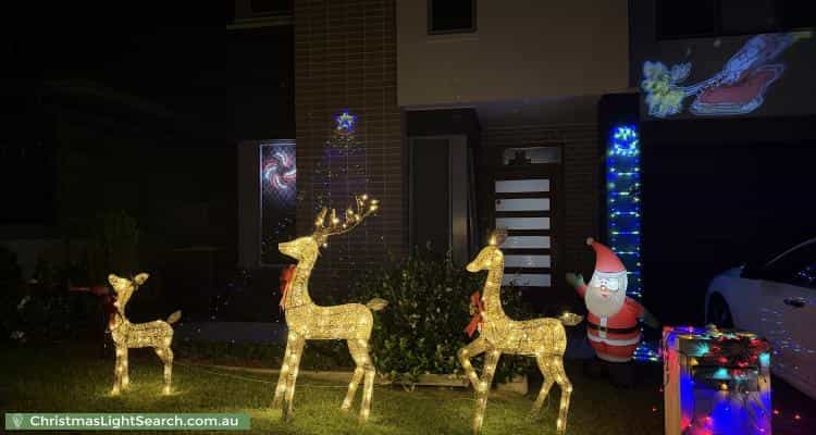 Christmas Light display at 22 Vista Street, Pallara