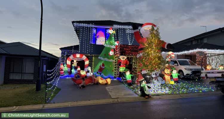 Christmas Light display at 10 Exmoor Street, Box Hill