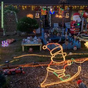 Christmas Light display at 27 Milligan Drive, Para Vista