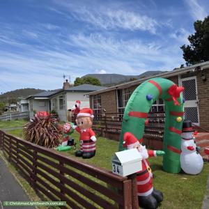 Christmas Light display at 34 Barossa Road, Glenorchy