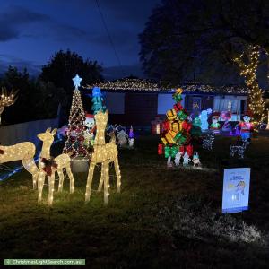 Christmas Light display at 6 Robe Place, Armadale