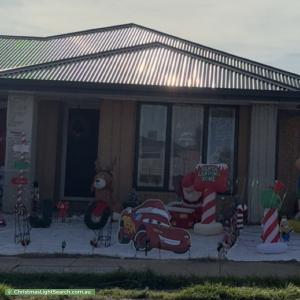 Christmas Light display at 12 Pigdon Street, Weir Views