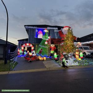 Christmas Light display at 10 Exmoor Street, Box Hill