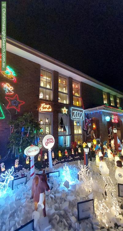 Christmas Light display at Pushkin Court, Doncaster East