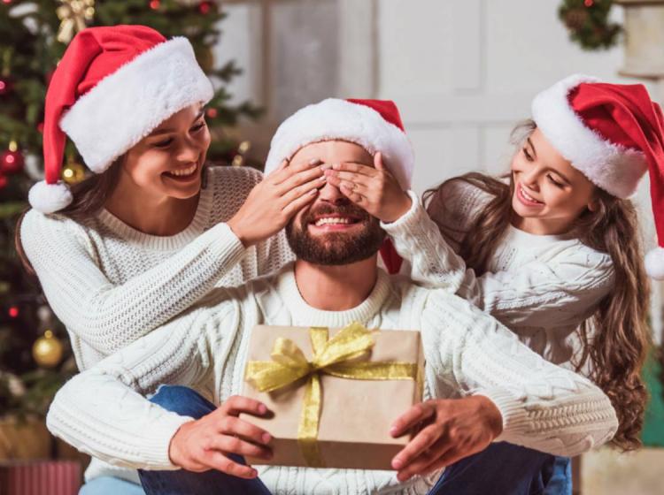 Fun (and Cheap) Christmas Gifts for Dad 2023