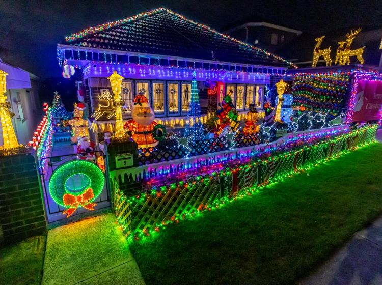 Waratah Street, North Bondi Christmas Light Display